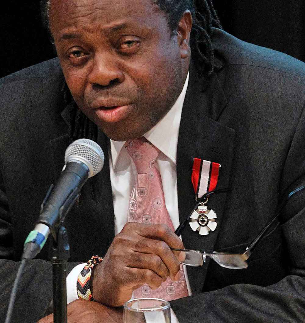 PHIL HOSSACK / WINNIPEG FREE PRESS  FILES
Mayoral candidate Don Woodstock wearing his