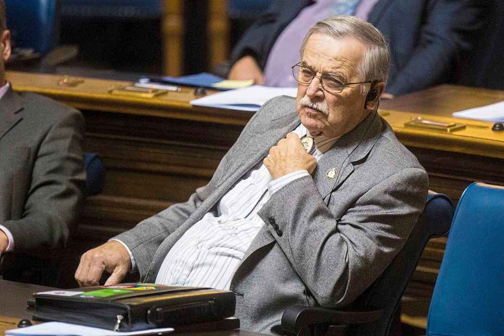 MIKAELA MACKENZIE / WINNIPEG FREE PRESS
PC MLA Cliff Graydon during question period at the Manitoba Legislative Building in Winnipeg on Thursday.
