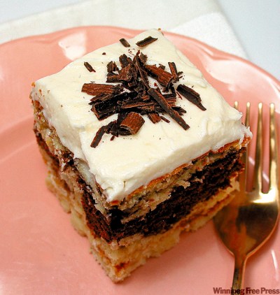 KELVIN HENDERSON
This cake has the four essential building blocks of Jeanne's famous creation.