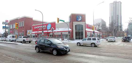 Osborne Village's Shoppers Drug Mart will no longer be open 24 hours a day -- in April its hours will change to 8 a.m. to midnight. (Phil Hossack / Winnipeg Free Press)