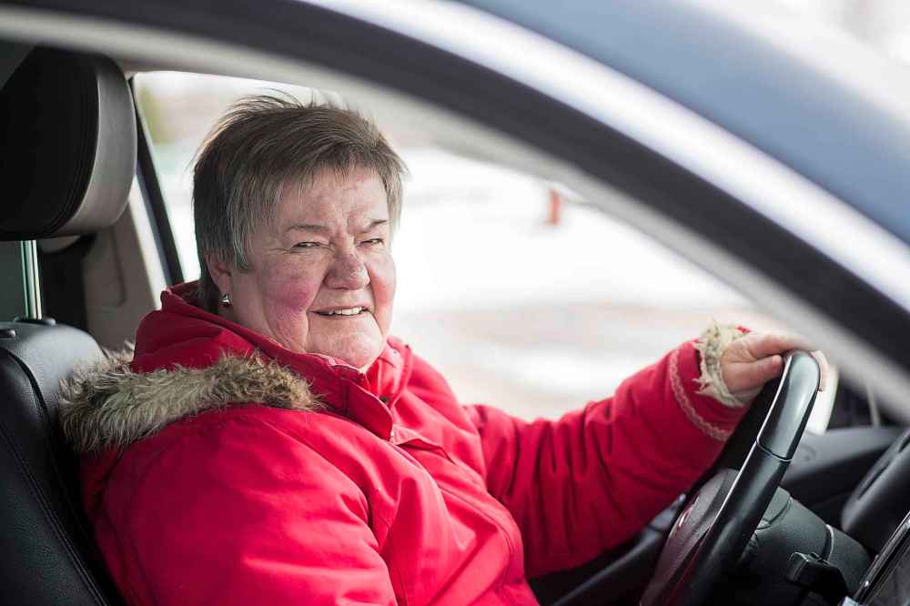 MIKAELA MACKENZIE / WINNIPEG FREE PRESS
Connie Newman, executive director of the Manitoba Association of Senior Centres, poses for a portrait in her car Winnipeg on Thursday, March 14, 2019. Newman believes driver retesting should be outcome-based (collisions, medical conditions) regardless of age, without mandatory age-based retesting.
Winnipeg Free Press 2019.