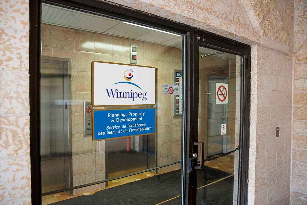 MIKE DEAL / WINNIPEG FREE PRESS
The City of Winnipeg Planning Property and Development offices at 65 Garry Street.
190405 - Friday, April 05, 2019.