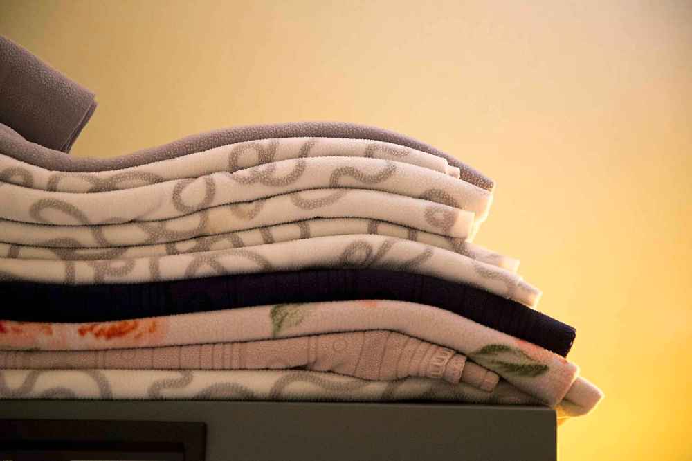 MIKAELA MACKENZIE / WINNIPEG FREE PRESS
Blankets stacked above the blanket heater at the abortion post-op room at the Women's Health Clinic on Friday, May 24, 2019. For Jen Zoratti story.
Winnipeg Free Press 2019.