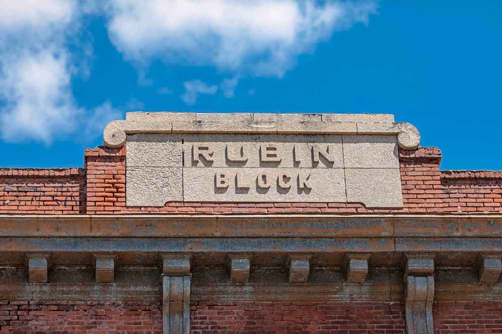 SASHA SEFTER / WINNIPEG FREE PRESS
The abandoned Rubin Block is located at 270 Morley Ave. in Riverview.