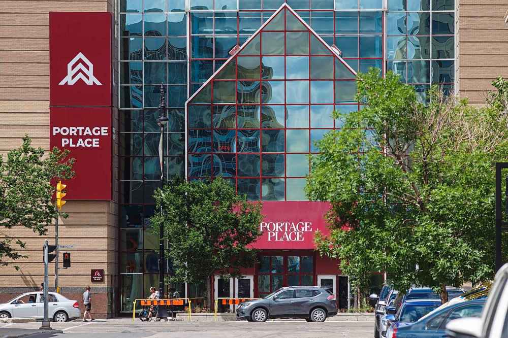 MIKE DEAL / WINNIPEG FREE PRESS
The front doors to Portage Place Shopping Centre.
