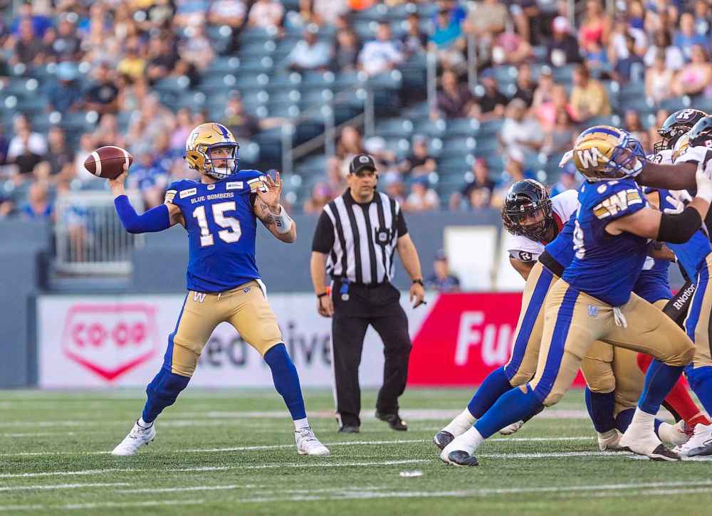 SASHA SEFTER / WINNIPEG FREE PRESS
Winnipeg Blue Bombers quarterback Matt Nichols tosses a completion in the Bombers 31-1 win over the Ottawa Redblacks at IG Field on Friday night.