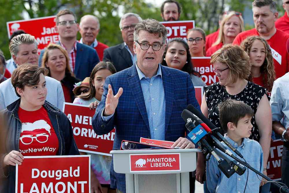 JOHN WOODS / WINNIPEG FREE PRESS
Dougald Lamont, leader of the Manitoba Liberal party, speaks at a press conference at Parc Elzear Goulet in Winnipeg on Tuesday.
