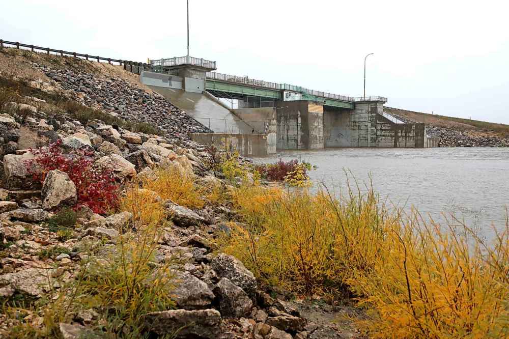 RUTH BONNEVILLE / WINNIPEG FREE PRESS
Despite the activation of the floodway, Fisaha Unduche, Manitoba's chief flood forecaster, said he does not anticipate any significant overland flooding from the looming storm.