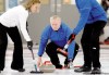 PHIL.HOSSACK@FREEPRESS.MB.CA
Terry McNamee throws, with lead Tanya Enns and second Alan Lawn on the brushes, at Meyers Norris Penny tournament.