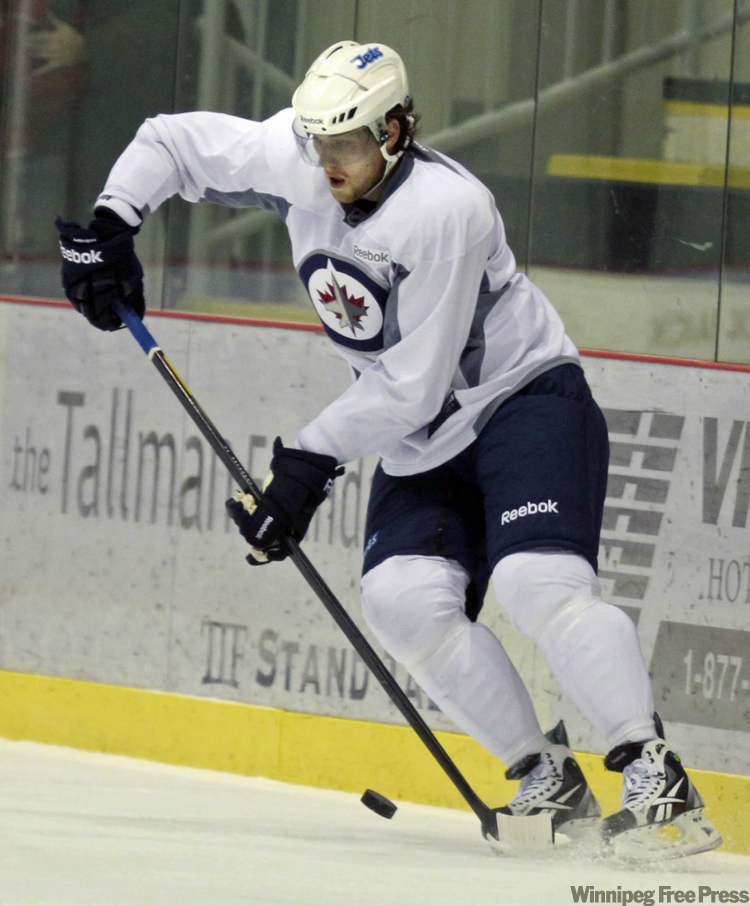 WAYNE GLOWACKI / WINNIPEG FREE PRESS
Nik Antropov skates at practice at the MTS IcePlex Thursday.