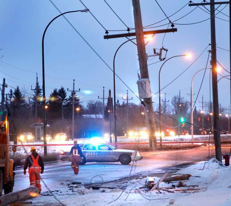 Gateway closed after hydro pole wreck – Winnipeg Free Press