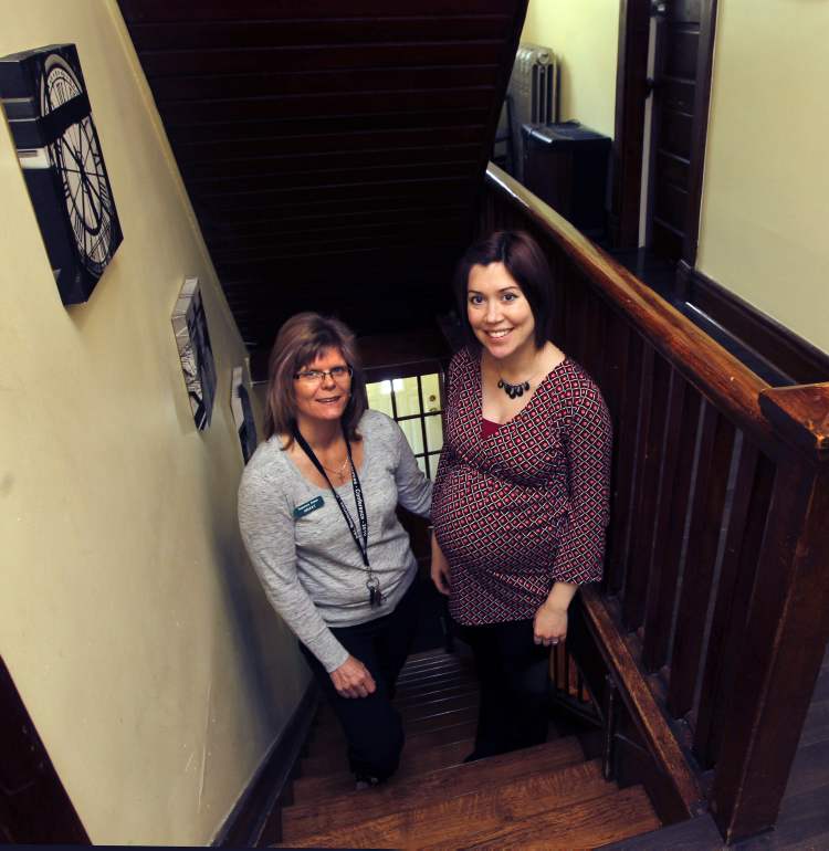 WAYNE GLOWACKI / WINNIPEG FREE PRESS
Tamarack Recovery Centre counsellor Sherry Gable (left) and executive director Lisa Cowan: