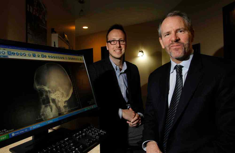 Wayne Glowacki / Winnipeg Free Press
Dr. Oliver Leslie (left) and Dr. Neil Craton say the criteria used for diagnosing concussions are 'absurd.'