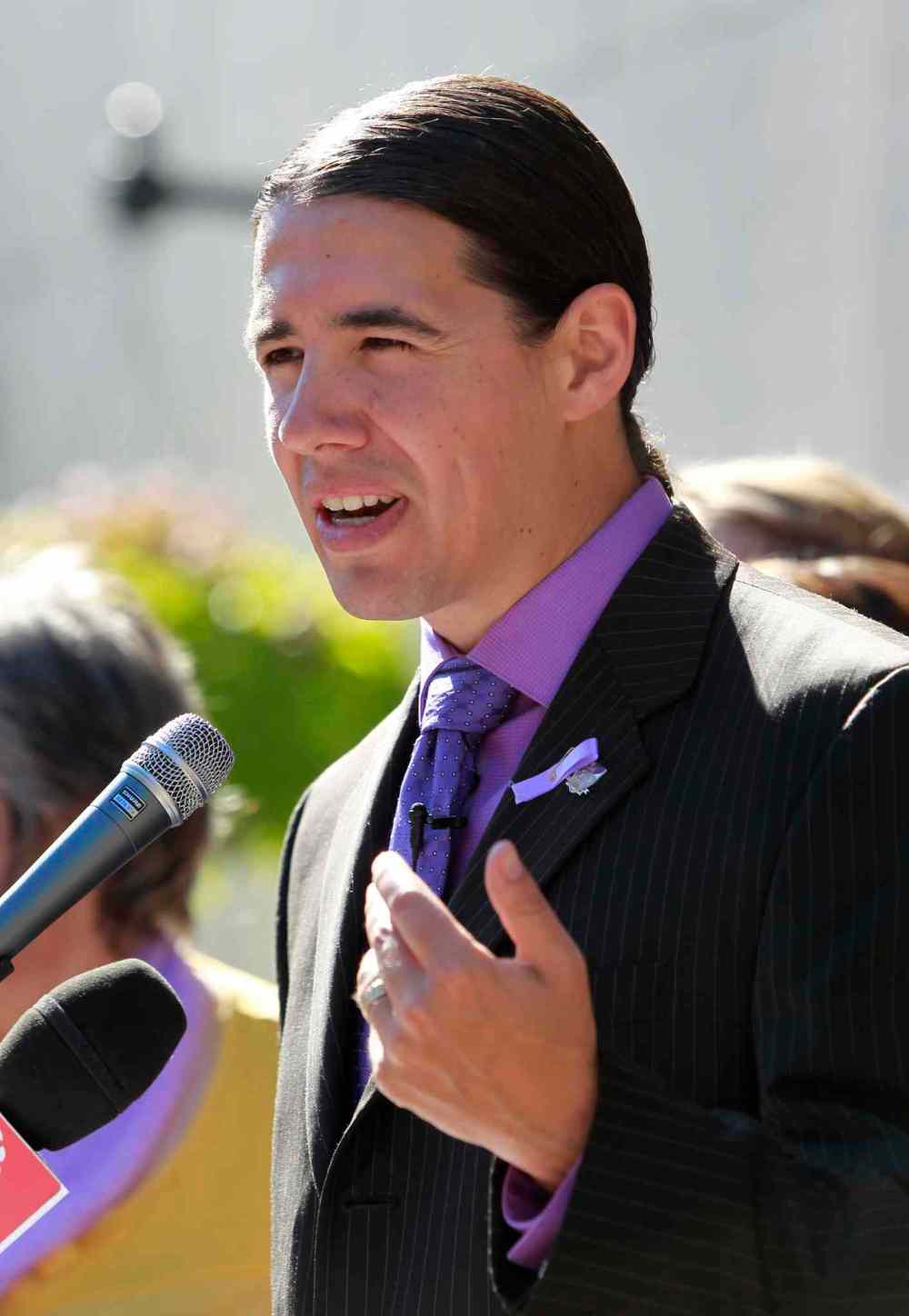 Wayne Glowacki / Winnipeg Free Press
Mayoral candidate Robert-Falcon Ouellette is promising to trim management salaries by five per cent.
