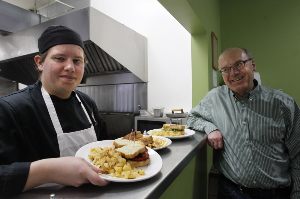 Dishing out selfesteem Winnipeg Free Press