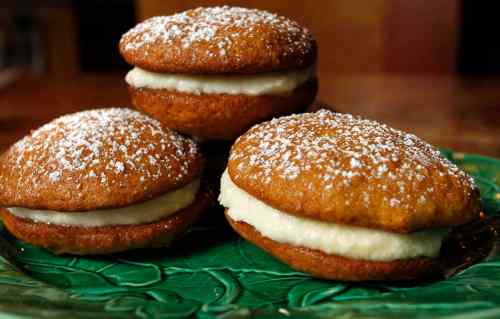 WAYNE GLOWACKI / WINNIPEG FREE PRESS
Eggnog sandwich cookies