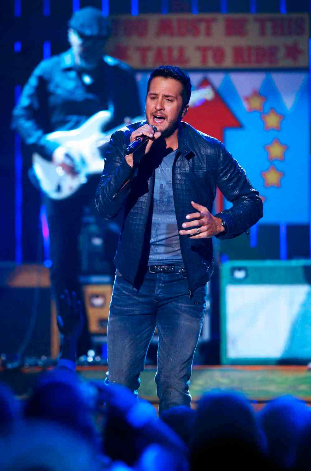 Luke Bryan To Play MTS Centre May 7 Winnipeg Free Press