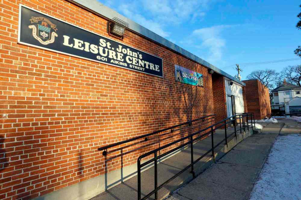 WAYNE GLOWACKI /WINNIPEG FREE PRESS Files
The St. John’s Leisure Centre is reportedly facing closure.