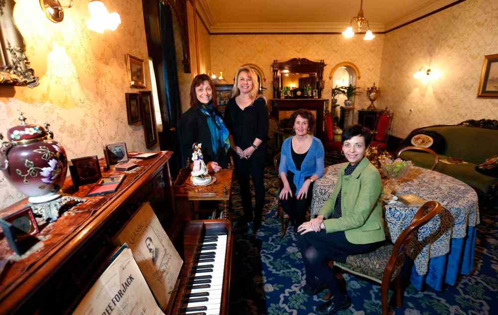 Wayne Glowacki / Winnipeg Free Press
Friends of Dalnavert from right Vanessa Warne, Ines Bonacossa, Cindy Tugwell and Adele Hempel in the parlour in the Dalnavert House Museum.