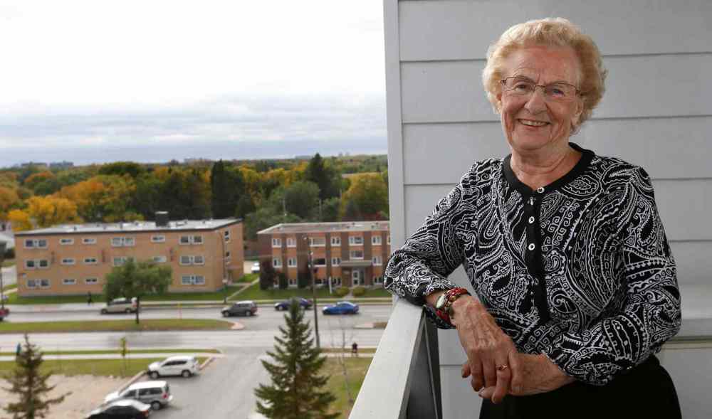 Wayne Glowacki / Winnipeg Free Press
Senior voter Cassie Strong says she's not amused with how candidates are running their campaigns — but she'll vote anyway.