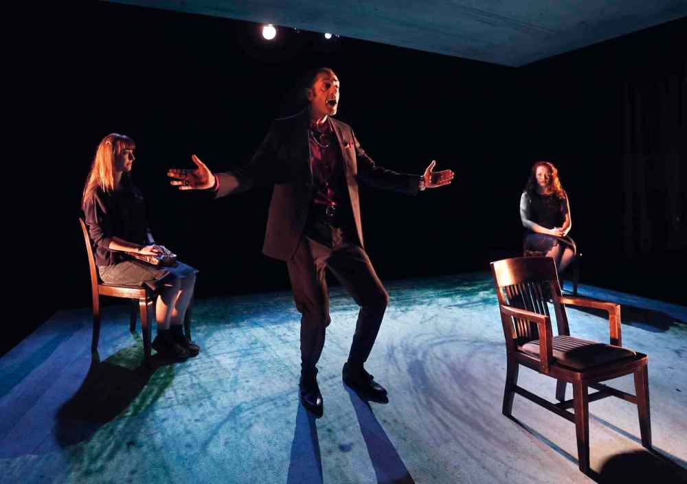 Wayne Glowacki / Winnipeg Free Press
Actors Omar Alex Khan, centre, with Laura Olafson seated at right and Heather Russell in the play