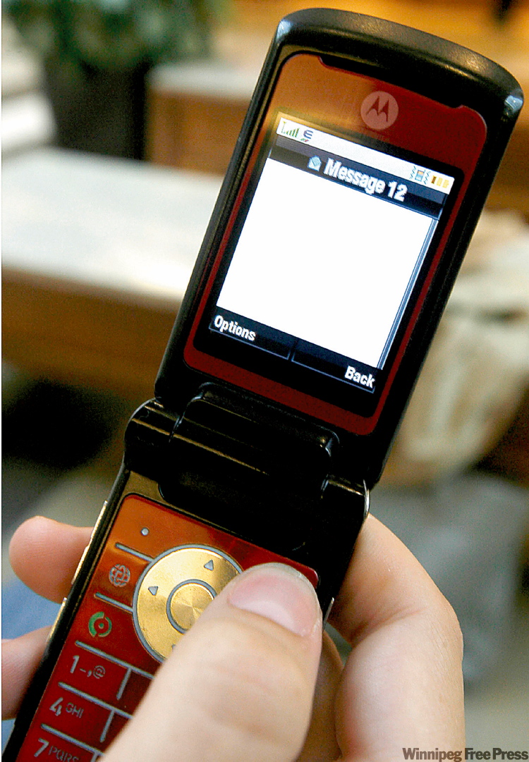 MIKE.APORIUS@FREEPRESS.MB.CA
The rapid explosion of new cell phone numbers has nearly consumed the supply of existing phone numbers. A new 431 area code could be in place in Manitoba by the end of 2012.