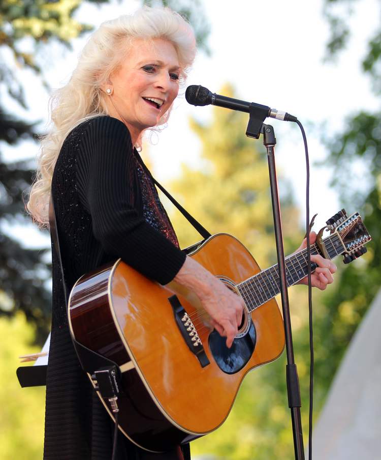Judy Collins to play WECC in November – Winnipeg Free Press