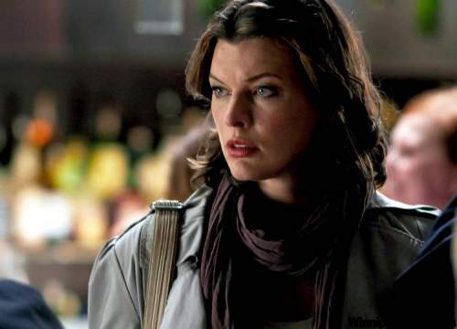 ALLEN FRASER / FACES PRODUCTIONS INC 
Chop chopped: Milla Jovovich shoots scenes for Faces in the Crowd at the ‘Black Narcissus Restaurant,’ aka Chop.