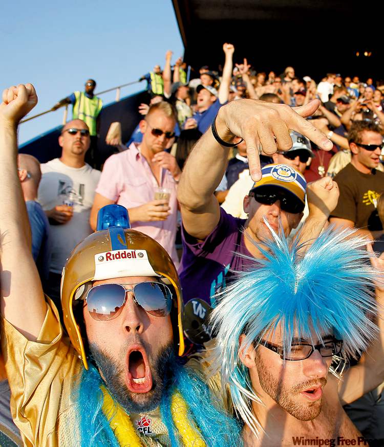 TREVOR HAGAN / WINNIPEG FREE PRESS
Fans in Section S.