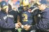 david lipnowski / winnipeg free press
Trainers help Steven Jyles off the field Saturday after the Bombers quarterback suffered a separated shoulder early in the 27-8 loss to the Toronto Argonauts at Canad Inns Stadium.
