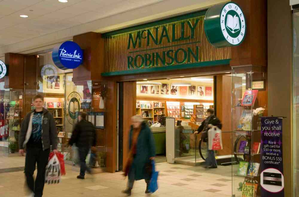 DAVID LIPNOWSKI / WINNIPEG FREE PRESS files
McNally Robinson couldn't escape the economic downturn, having to close its Polo Park location and Toronto store.