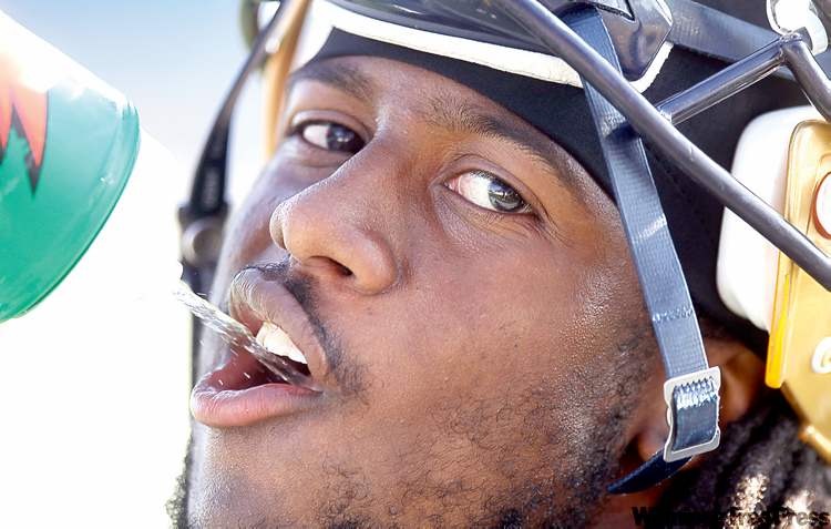 TREVOR HAGAN / WINNIPEG FREE PRESS ARCHIVES
The Bombers solidified their defence Monday, signing Alex Suber (pictured) and Clint Kent, who combined for 128 tackles in 2010.