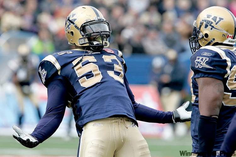 WINNIPEG FREE PRESS ARCHIVES
Winnipeg Blue Bombers Phillip Hunt (53) (pictured) and Brendon LaBatte are keeping a close eye on NFL labour relations and could decide to stay with Blue another season.
