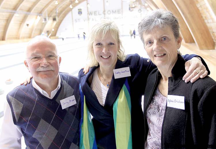 JOE.BRYKSA@FREEPRESS.MB.CA
Manitoba Curling Hall of Fame inductees (from left): Jerry Brown, Cathy Gauthier and Sylvia Erickson.