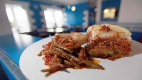 PHIL HOSSACK / WINNIPEG FREE PRESS
Above, Olympia Diner is the rare local restaurant that serves moussaka, and it's an excellent version.