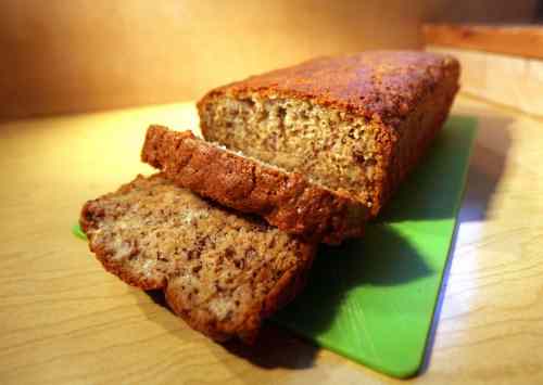 PHIL HOSSACK / WINNIPEG FREE PRESS
Reader’s basic banana bread recipe turns out a moist, delicious loaf.