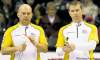 DAVE CHIDLEY / THE CANADIAN PRESS ARCHIVES 
Manitoba third Jon Mead (left) still blames himself for skip Jeff Stoughton’s miniscule but fatal error on a critical shot in the 2005 Olympic Trials.