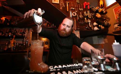 TREVOR HAGAN / WINNIPEG FREE PRESS
Erik Thordarson makes a Paloma at Sous Sol in Osborne Village.
