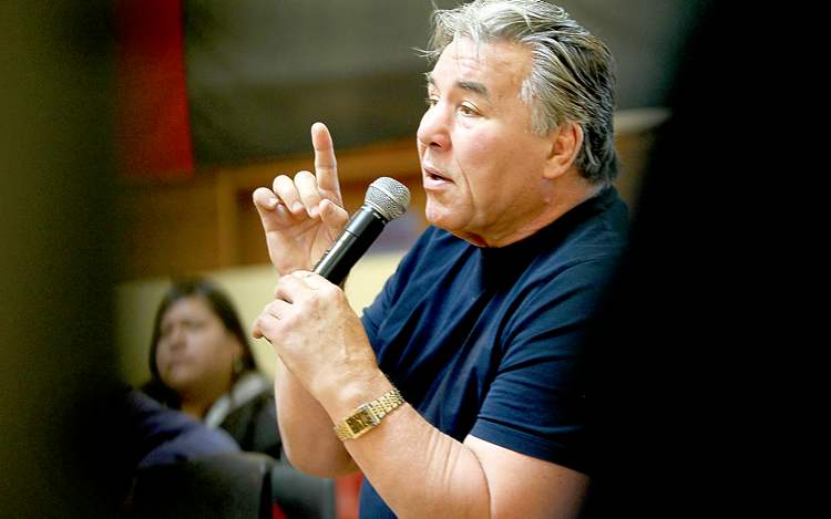 Ruth Bonneville / Winnipeg Free Press
Boxing great George Chuvalo speaks at Thunderbird House Tuesday. He lost two sons to drug overdoses, one son to suicide and his wife to suicide.