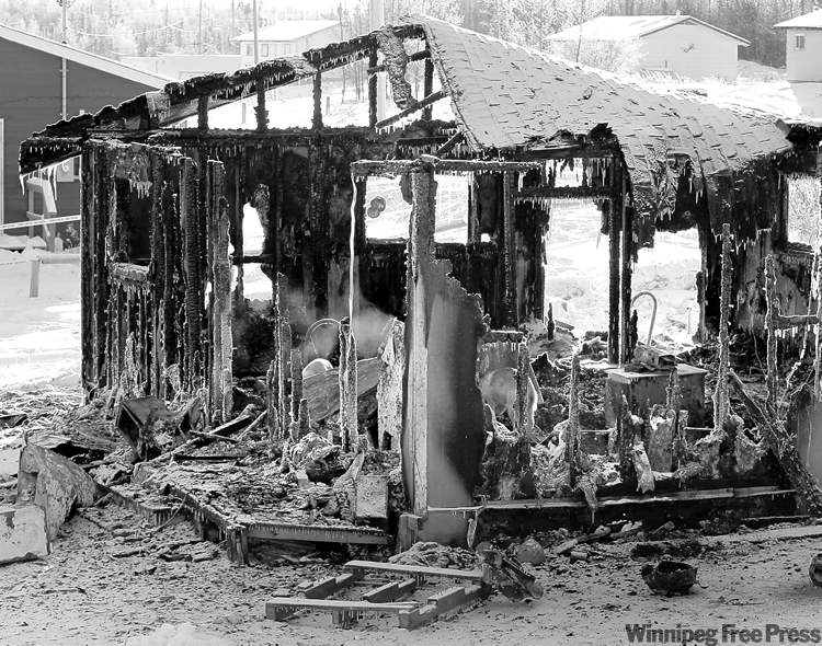WAYNE GLOWACKI / WINNIPEG FREE PRESS ARCHIVES
A fire at St. Theresa Point on Jan. 16 that killed a two-month-old was among the blazes prompting an order for an inquest.