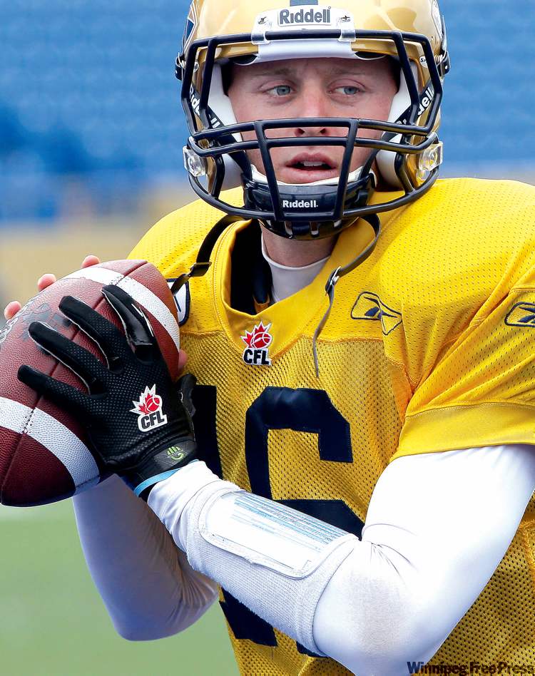 JOE BRYKSA/WINNIPEG FREE PRESS ARCHIVES
Bombers QB Joey Elliott will need six to eight months of rehab before he can return to working out. Alex Brink steps in as the new No. 2.
