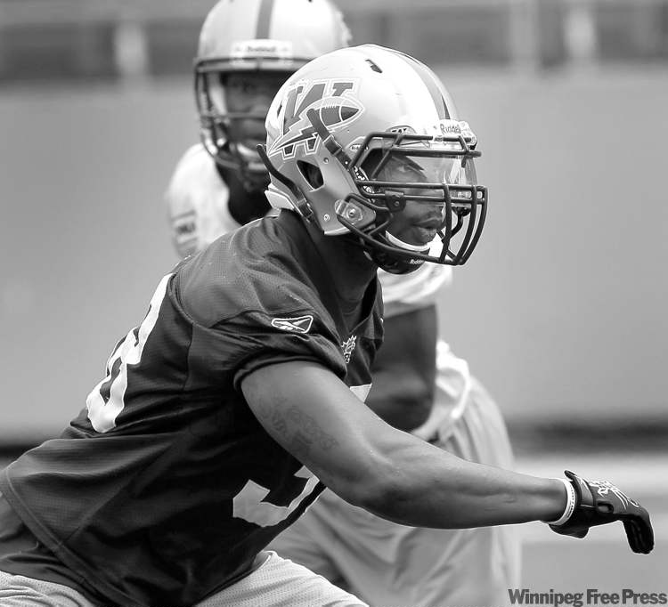 WAYNE GLOWACKI / WINNIPEG FREE PRESS
Linebacker Marcellus Bowman takes part in a drill during Bomber practice Tuesday at Canad Inns Stadium.