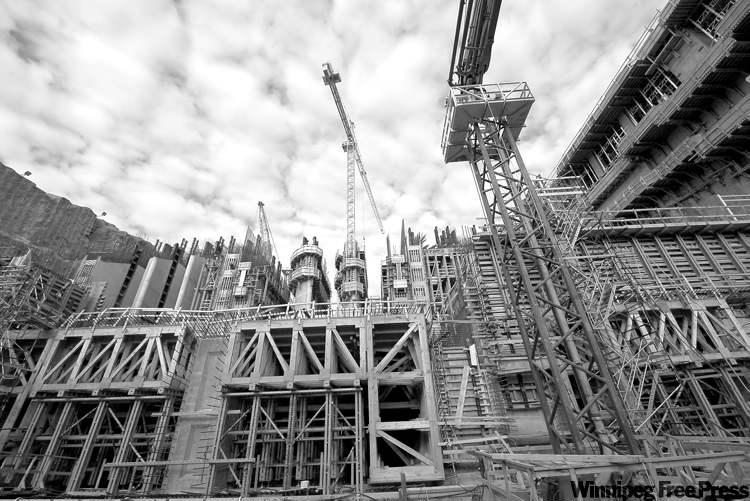 Handout / Winnipeg Free Press archives
It's time for Manitoba Hydro to branch out and not just be a dam builder, said Chamber of Commerce head Dave Angus.