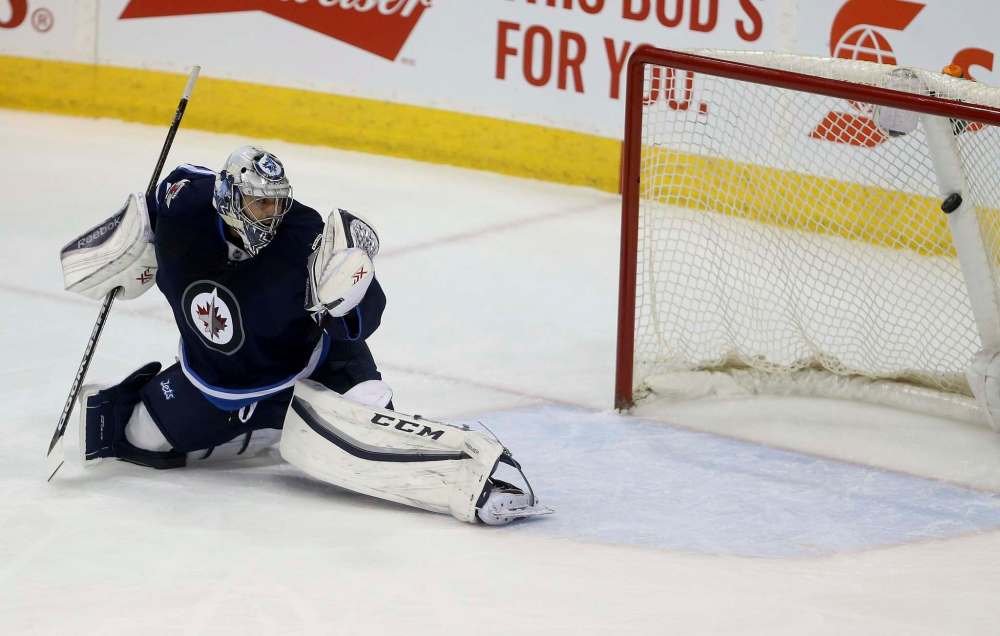 TREVOR HAGAN / THE CANADIAN PRESS FILES
Winnipeg Jets goaltender Ondrej Pavelec