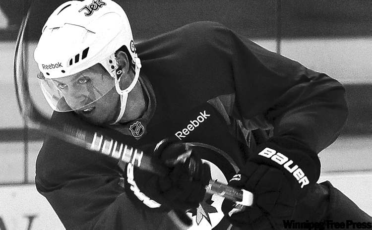 wayne glowacki / winnipeg free press archives
Eric Fehr�s return to the Jets lineup included a little bit of jitters as well as some solid offensive chances.
