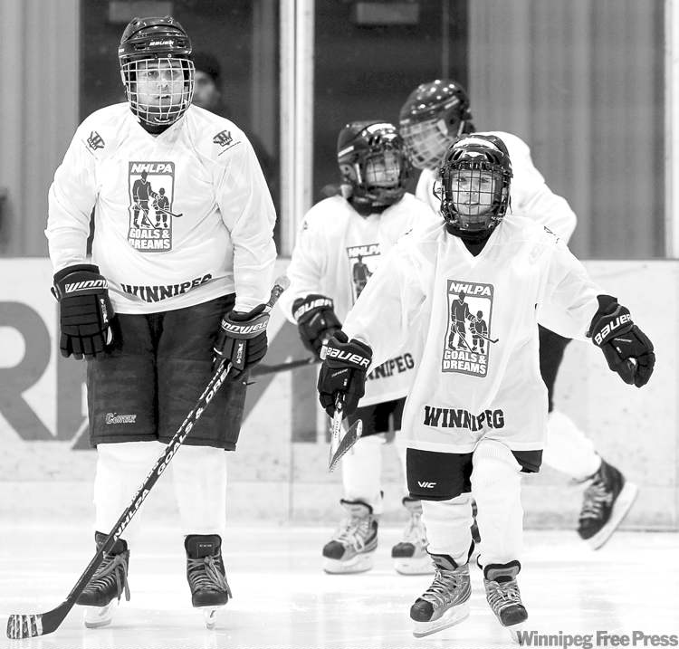 WAYNE GLOWACKI / WINNIPEG FREE PRESS
Young HEROS hit the ice Thursday to play in the Goals & Dreams Cup.