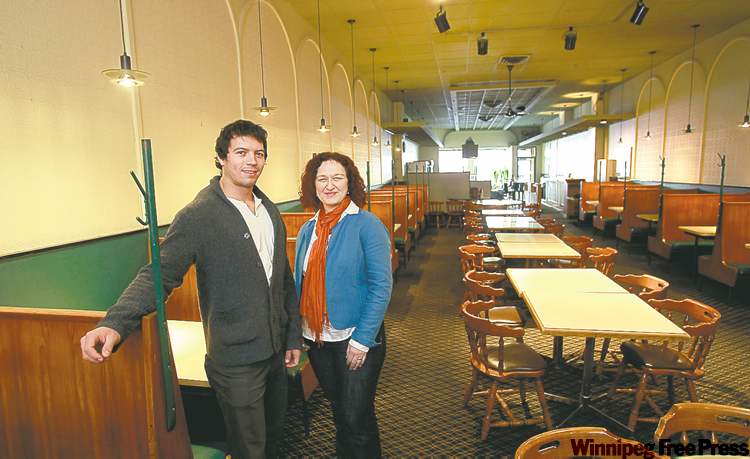 WAYNE GLOWACKI / WINNIPEG FREE PRESS
Cousins Kelvin and Karen Peters plan a complete overhaul of the former Chocolate Shop site on Portage Avenue.