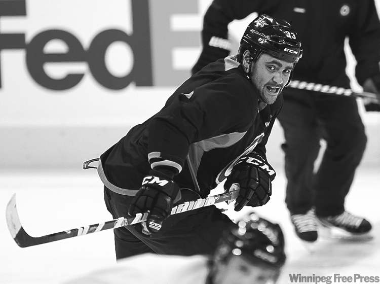JOE BRYKSA / WINNIPEG FREE PRESS ARCHIVES
Dustin Byfuglien could take part in today�s morning skate.