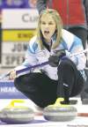 MIKE DEAL / WINNIPEG FREE PRESS
MIKE DEAL / WINNIPEG FREE PRESSJennifer Jones has a morning semifinal matchup with Barb Spencer.
