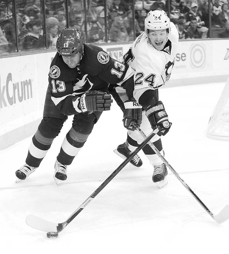 CP
brian blanco / the associated press archives
Pavel Kubina (left) battles with the Pittsburgh Penguins� Matt Cooke while still a Bolt. Kubina brings some size and heft to the Flyers� D, which has been hurting without power defenceman Chris Pronger, who is out with a concussion.